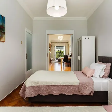 Location 3 Bedroom With View Daire Selanik