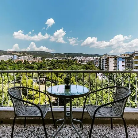 شقة Location 3 Bedroom With View *