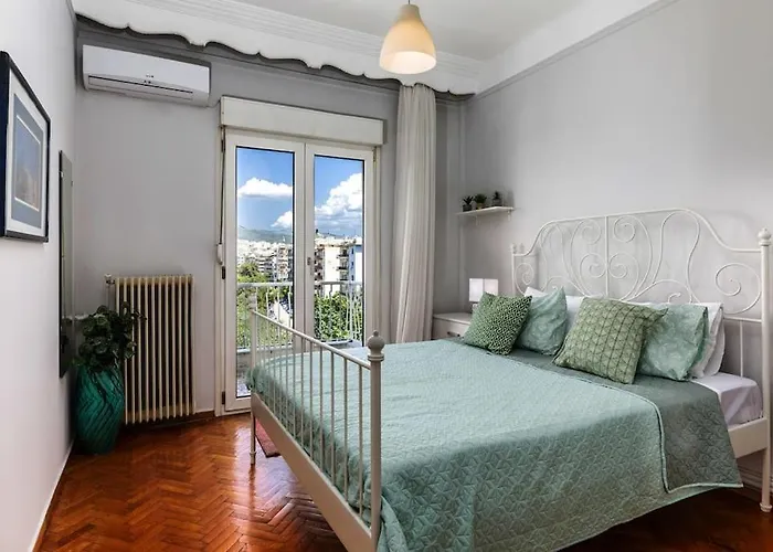 Location 3 Bedroom With View דירה *