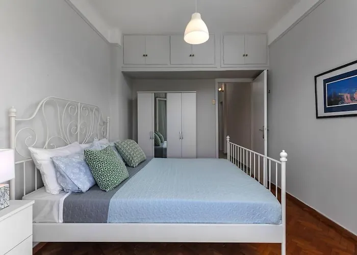 Location 3 Bedroom With View דירה