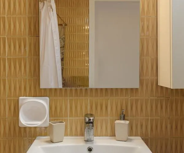 Location 3 Bedroom With View * Θεσσαλονίκη