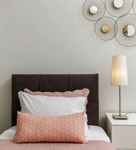 Location 3 Bedroom With View * Θεσσαλονίκη