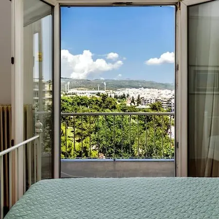 アパート Location 3 Bedroom With View テッサロニキ